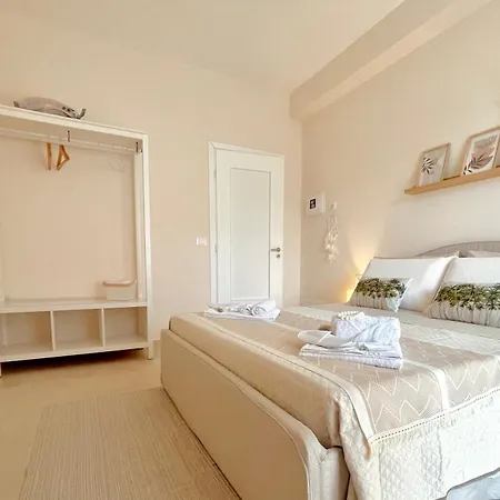 Onde Dell' Etna 10 Apartment *